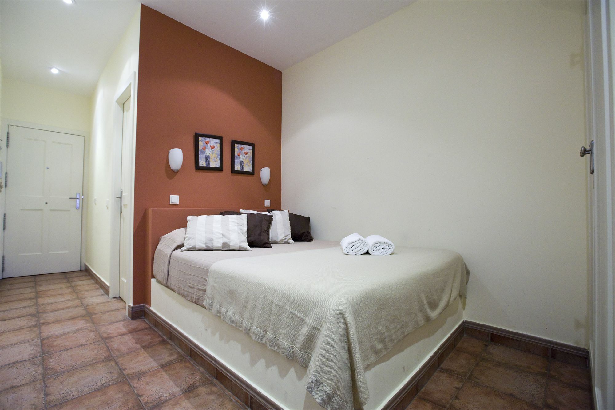 Apartamento Tirso De Molina Apartman Madrid Kültér fotó